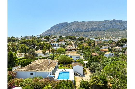 Villa in Denia zu verkaufen, Woongedeelte 324 m², Bouwjaar 1993, Zustand modernisiert, + Fussbodenheizung, Klimaanlage, Grondstuk 1888 m², 4 Slaapkamers, 2 Badkamers, Pool, ref.: BC-7771-8