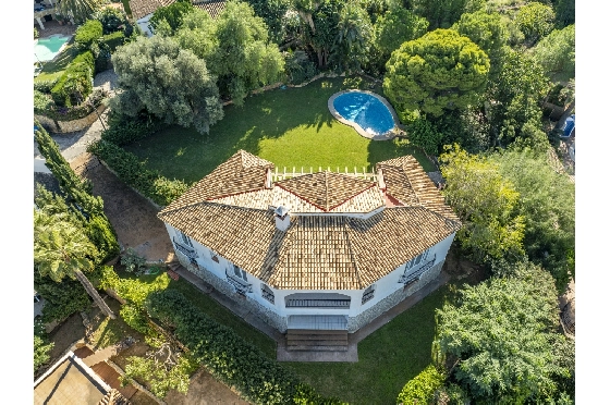 Villa in Denia zu verkaufen, Woongedeelte 267 m², Bouwjaar 1993, Zustand gepflegt, + Zentralheizung, Grondstuk 1085 m², 4 Slaapkamers, 3 Badkamers, Pool, ref.: BC-7785-1
