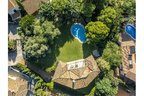Villa in Denia zu verkaufen, Woongedeelte 267 m², Bouwjaar 1993, Zustand gepflegt, + Zentralheizung, Grondstuk 1085 m², 4 Slaapkamers, 3 Badkamers, Pool, ref.: BC-7785-10