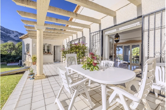 Villa in Denia zu verkaufen, Woongedeelte 267 m², Bouwjaar 1993, Zustand gepflegt, + Zentralheizung, Grondstuk 1085 m², 4 Slaapkamers, 3 Badkamers, Pool, ref.: BC-7785-15