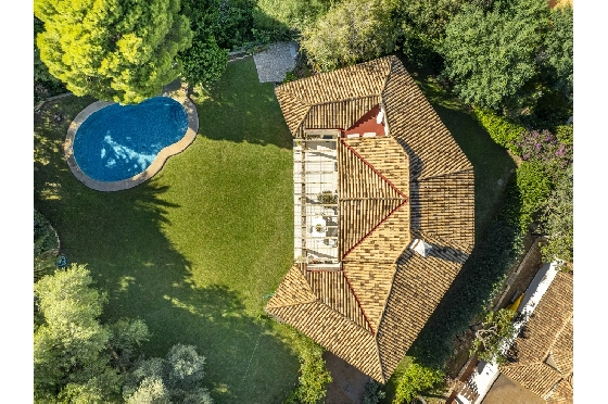 Villa in Denia zu verkaufen, Woongedeelte 267 m², Bouwjaar 1993, Zustand gepflegt, + Zentralheizung, Grondstuk 1085 m², 4 Slaapkamers, 3 Badkamers, Pool, ref.: BC-7785-2
