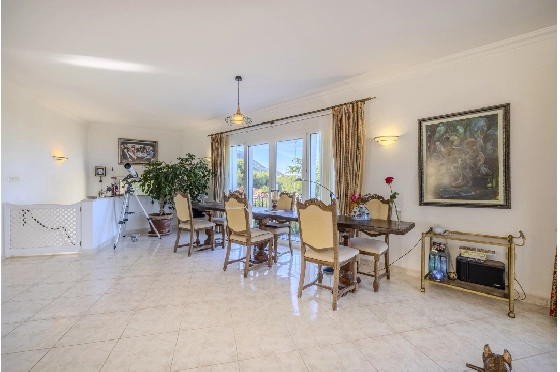 Villa in Denia zu verkaufen, Woongedeelte 267 m², Bouwjaar 1993, Zustand gepflegt, + Zentralheizung, Grondstuk 1085 m², 4 Slaapkamers, 3 Badkamers, Pool, ref.: BC-7785-24