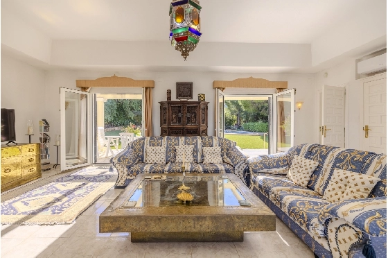 Villa in Denia zu verkaufen, Woongedeelte 267 m², Bouwjaar 1993, Zustand gepflegt, + Zentralheizung, Grondstuk 1085 m², 4 Slaapkamers, 3 Badkamers, Pool, ref.: BC-7785-28