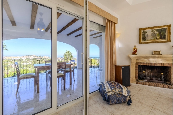Villa in Denia zu verkaufen, Woongedeelte 267 m², Bouwjaar 1993, Zustand gepflegt, + Zentralheizung, Grondstuk 1085 m², 4 Slaapkamers, 3 Badkamers, Pool, ref.: BC-7785-33