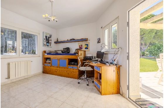 Villa in Denia zu verkaufen, Woongedeelte 267 m², Bouwjaar 1993, Zustand gepflegt, + Zentralheizung, Grondstuk 1085 m², 4 Slaapkamers, 3 Badkamers, Pool, ref.: BC-7785-39