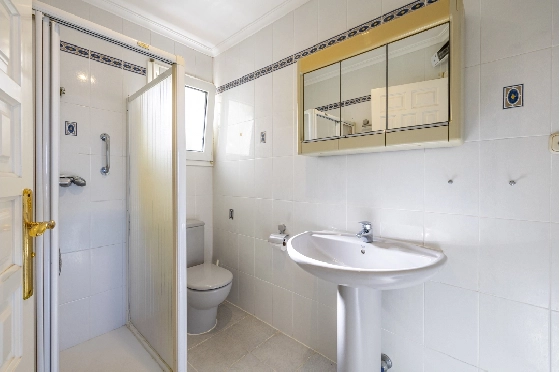 Villa in Denia zu verkaufen, Woongedeelte 267 m², Bouwjaar 1993, Zustand gepflegt, + Zentralheizung, Grondstuk 1085 m², 4 Slaapkamers, 3 Badkamers, Pool, ref.: BC-7785-41