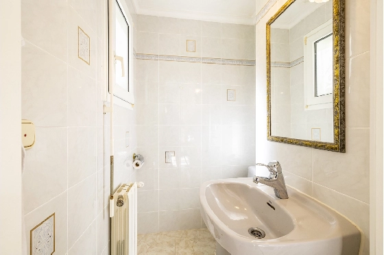 Villa in Denia zu verkaufen, Woongedeelte 267 m², Bouwjaar 1993, Zustand gepflegt, + Zentralheizung, Grondstuk 1085 m², 4 Slaapkamers, 3 Badkamers, Pool, ref.: BC-7785-43