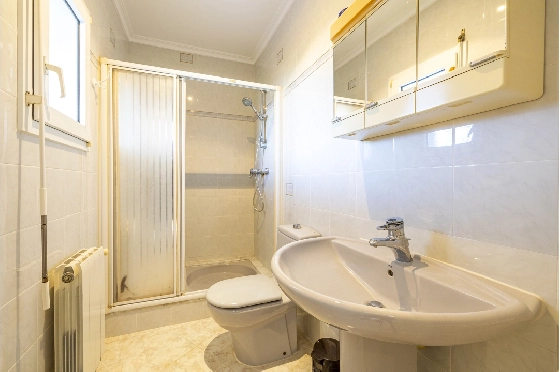 Villa in Denia zu verkaufen, Woongedeelte 267 m², Bouwjaar 1993, Zustand gepflegt, + Zentralheizung, Grondstuk 1085 m², 4 Slaapkamers, 3 Badkamers, Pool, ref.: BC-7785-47
