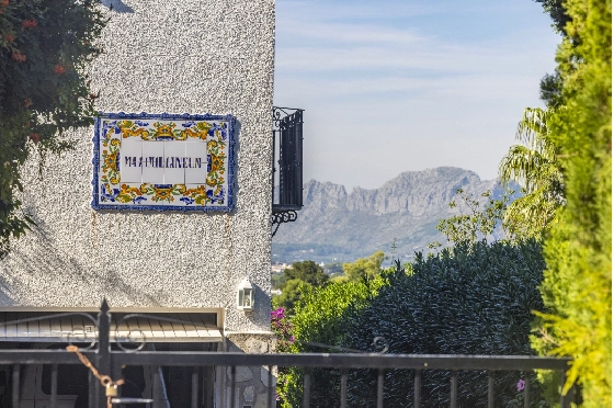 Villa in Denia zu verkaufen, Woongedeelte 267 m², Bouwjaar 1993, Zustand gepflegt, + Zentralheizung, Grondstuk 1085 m², 4 Slaapkamers, 3 Badkamers, Pool, ref.: BC-7785-53