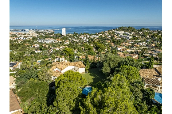 Villa in Denia zu verkaufen, Woongedeelte 267 m², Bouwjaar 1993, Zustand gepflegt, + Zentralheizung, Grondstuk 1085 m², 4 Slaapkamers, 3 Badkamers, Pool, ref.: BC-7785-7