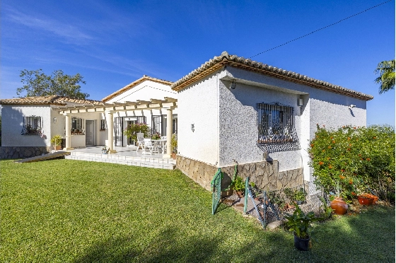 Villa in Denia zu verkaufen, Woongedeelte 267 m², Bouwjaar 1993, Zustand gepflegt, + Zentralheizung, Grondstuk 1085 m², 4 Slaapkamers, 3 Badkamers, Pool, ref.: BC-7785-8