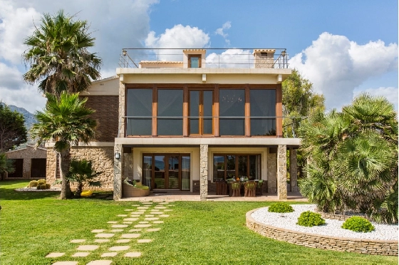 Villa in Denia zu verkaufen, Woongedeelte 266 m², Klimaanlage, Grondstuk 1254 m², 5 Slaapkamers, 3 Badkamers, Pool, ref.: VI-CHA2550-17
