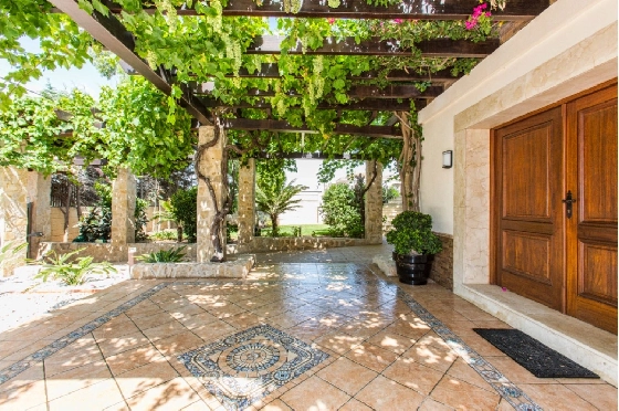 Villa in Denia zu verkaufen, Woongedeelte 266 m², Klimaanlage, Grondstuk 1254 m², 5 Slaapkamers, 3 Badkamers, Pool, ref.: VI-CHA2550-20