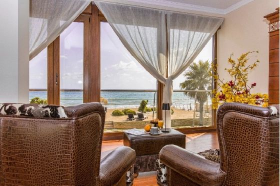 Villa in Denia zu verkaufen, Woongedeelte 266 m², Klimaanlage, Grondstuk 1254 m², 5 Slaapkamers, 3 Badkamers, Pool, ref.: VI-CHA2550-21