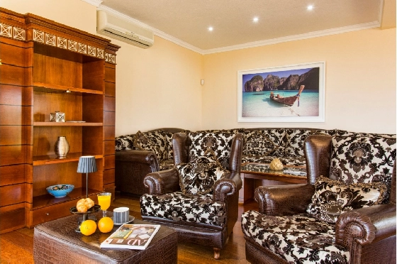 Villa in Denia zu verkaufen, Woongedeelte 266 m², Klimaanlage, Grondstuk 1254 m², 5 Slaapkamers, 3 Badkamers, Pool, ref.: VI-CHA2550-28
