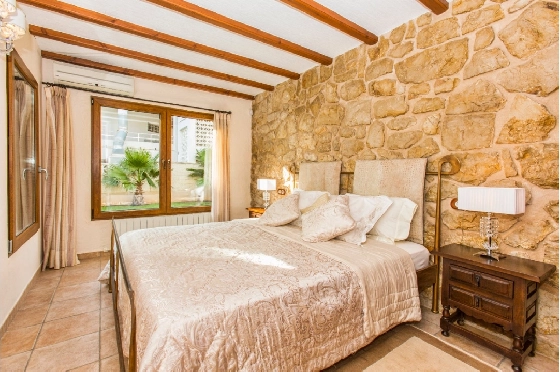 Villa in Denia zu verkaufen, Woongedeelte 266 m², Klimaanlage, Grondstuk 1254 m², 5 Slaapkamers, 3 Badkamers, Pool, ref.: VI-CHA2550-31