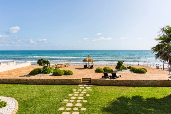 Villa in Denia zu verkaufen, Woongedeelte 266 m², Klimaanlage, Grondstuk 1254 m², 5 Slaapkamers, 3 Badkamers, Pool, ref.: VI-CHA2550-5