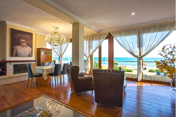 Villa in Denia zu verkaufen, Woongedeelte 266 m², Klimaanlage, Grondstuk 1254 m², 5 Slaapkamers, 3 Badkamers, Pool, ref.: VI-CHA2550-6