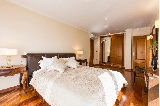 Villa in Denia zu verkaufen, Woongedeelte 266 m², Klimaanlage, Grondstuk 1254 m², 5 Slaapkamers, 3 Badkamers, Pool, ref.: VI-CHA2550-9