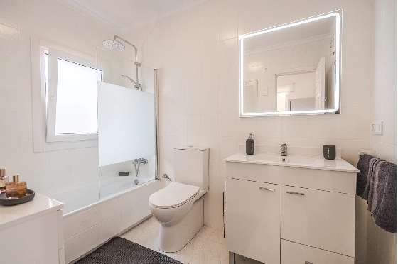 Villa in Javea zu verkaufen, Woongedeelte 246 m², Klimaanlage, Grondstuk 1125 m², 4 Slaapkamers, 4 Badkamers, Pool, ref.: AVS-57244-28