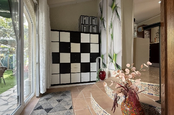 Villa in Els Poblets zu verkaufen, Woongedeelte 105 m², Bouwjaar 1990, + Zentralheizung, Klimaanlage, Grondstuk 536 m², 2 Slaapkamers, 2 Badkamers, Pool, ref.: JS-0326-18