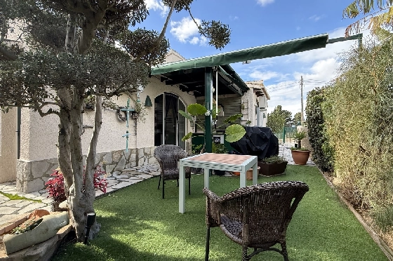 Villa in Els Poblets zu verkaufen, Woongedeelte 105 m², Bouwjaar 1990, + Zentralheizung, Klimaanlage, Grondstuk 536 m², 2 Slaapkamers, 2 Badkamers, Pool, ref.: JS-0326-21