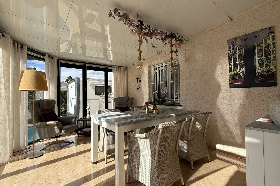 Villa in Els Poblets zu verkaufen, Woongedeelte 105 m², Bouwjaar 1990, + Zentralheizung, Klimaanlage, Grondstuk 536 m², 2 Slaapkamers, 2 Badkamers, Pool, ref.: JS-0326-5