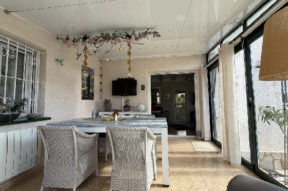 Villa in Els Poblets zu verkaufen, Woongedeelte 105 m², Bouwjaar 1990, + Zentralheizung, Klimaanlage, Grondstuk 536 m², 2 Slaapkamers, 2 Badkamers, Pool, ref.: JS-0326-6