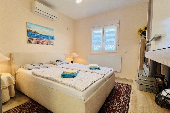 Villa in Els Poblets zu verkaufen, Woongedeelte 95 m², Bouwjaar 2001, Zustand gepflegt, + Ofen, Klimaanlage, Grondstuk 350 m², 3 Slaapkamers, 3 Badkamers, Pool, ref.: FK-0326-10