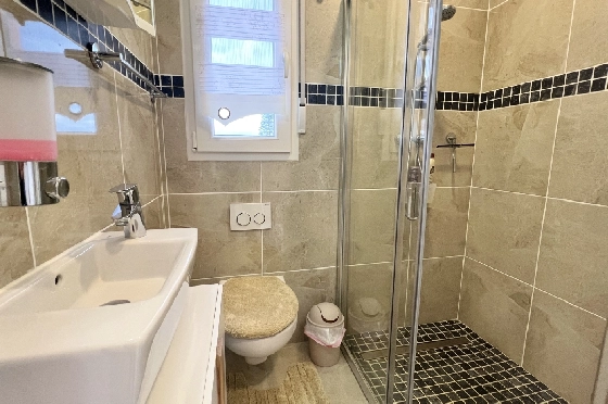 Villa in Els Poblets zu verkaufen, Woongedeelte 95 m², Bouwjaar 2001, Zustand gepflegt, + Ofen, Klimaanlage, Grondstuk 350 m², 3 Slaapkamers, 3 Badkamers, Pool, ref.: FK-0326-12