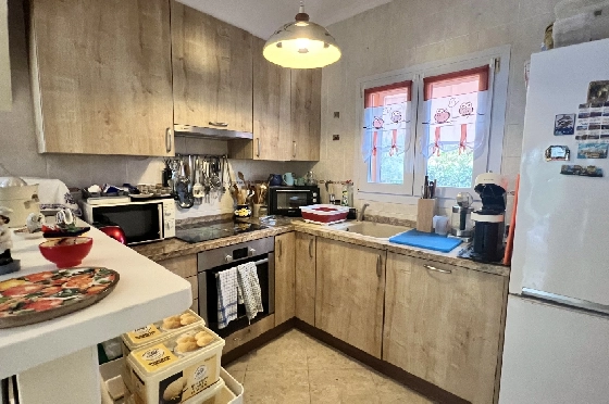 Villa in Els Poblets zu verkaufen, Woongedeelte 95 m², Bouwjaar 2001, Zustand gepflegt, + Ofen, Klimaanlage, Grondstuk 350 m², 3 Slaapkamers, 3 Badkamers, Pool, ref.: FK-0326-5