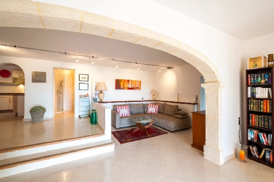 Villa in Moraira zu verkaufen, Woongedeelte 270 m², Klimaanlage, Grondstuk 897 m², 3 Slaapkamers, 3 Badkamers, Pool, ref.: AM-12629DR-22