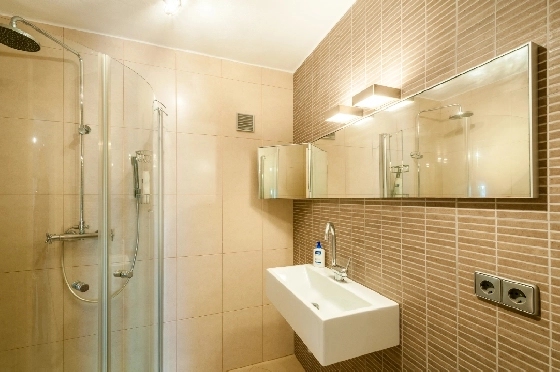 Villa in Moraira zu verkaufen, Woongedeelte 270 m², Klimaanlage, Grondstuk 897 m², 3 Slaapkamers, 3 Badkamers, Pool, ref.: AM-12629DR-27