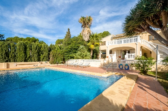 Villa in Moraira zu verkaufen, Woongedeelte 270 m², Klimaanlage, Grondstuk 897 m², 3 Slaapkamers, 3 Badkamers, Pool, ref.: AM-12629DR-32