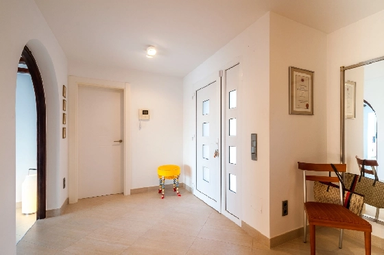 Villa in Moraira zu verkaufen, Woongedeelte 270 m², Klimaanlage, Grondstuk 897 m², 3 Slaapkamers, 3 Badkamers, Pool, ref.: AM-12629DR-4