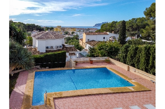 Villa in Moraira zu verkaufen, Woongedeelte 270 m², Klimaanlage, Grondstuk 897 m², 3 Slaapkamers, 3 Badkamers, Pool, ref.: AM-12629DR-40