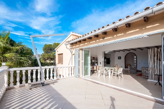 Villa in Moraira zu verkaufen, Woongedeelte 270 m², Klimaanlage, Grondstuk 897 m², 3 Slaapkamers, 3 Badkamers, Pool, ref.: AM-12629DR-8
