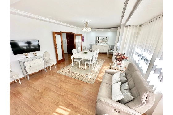 Stadthaus in Pego zu verkaufen, Wohnfläche 456 m², Baujahr 1982, Klimaanlage, Grundstück 224 m², 5 Schlafzimmer, 2 Badezimmer, Pool, ref.: O-V96114-34