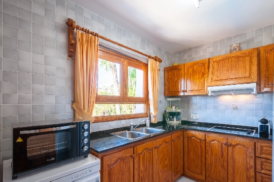 Villa in Benissa zu verkaufen, Woongedeelte 247 m², Bouwjaar 1993, Klimaanlage, Grondstuk 848 m², 5 Slaapkamers, 3 Badkamers, Pool, ref.: AM-12630DR-27