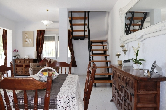 Villa in Parcent zu verkaufen, Woongedeelte 170 m², Grondstuk 783 m², 5 Slaapkamers, 2 Badkamers, ref.: PT-25007-12