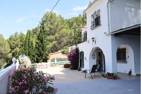Villa in Parcent zu verkaufen, Woongedeelte 170 m², Grondstuk 783 m², 5 Slaapkamers, 2 Badkamers, ref.: PT-25007-2