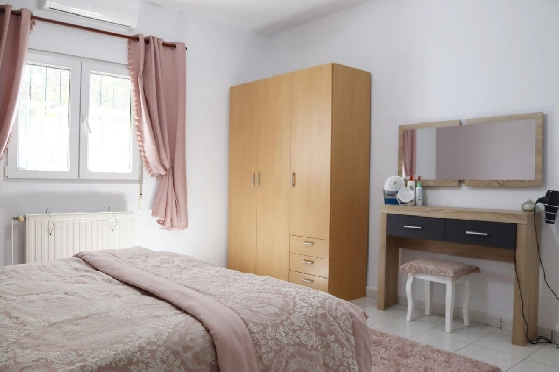 Villa in Parcent zu verkaufen, Woongedeelte 170 m², Grondstuk 783 m², 5 Slaapkamers, 2 Badkamers, ref.: PT-25007-24