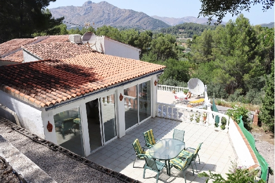 Villa in Parcent zu verkaufen, Woongedeelte 170 m², Grondstuk 783 m², 5 Slaapkamers, 2 Badkamers, ref.: PT-25007-3