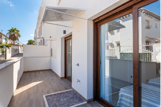 Erdgeschoss Apartment in Torrevieja zu verkaufen, Woongedeelte 100 m², Zustand Erstbezug, 3 Slaapkamers, 2 Badkamers, Pool, ref.: HA-TON-159-A03-20