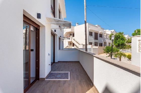 Erdgeschoss Apartment in Torrevieja zu verkaufen, Woongedeelte 100 m², Zustand Erstbezug, 3 Slaapkamers, 2 Badkamers, Pool, ref.: HA-TON-159-A03-21