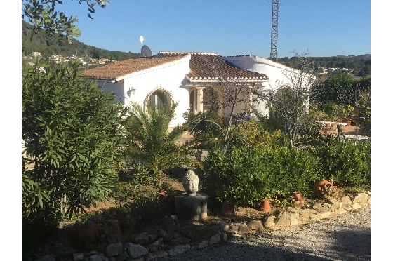 Villa in Javea zu verkaufen, Woongedeelte 386 m², Klimaanlage, Grondstuk 4596 m², 4 Slaapkamers, 4 Badkamers, Pool, ref.: AVS-57604-32