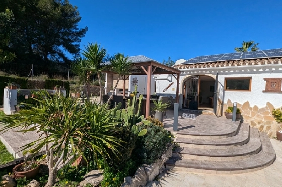 Villa in Javea zu verkaufen, Woongedeelte 386 m², Klimaanlage, Grondstuk 4596 m², 4 Slaapkamers, 4 Badkamers, Pool, ref.: AVS-57604-37
