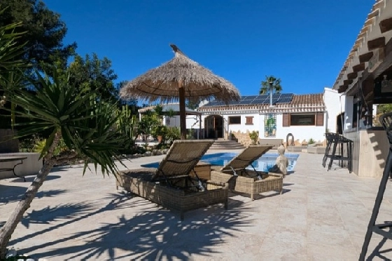Villa in Javea zu verkaufen, Woongedeelte 386 m², Klimaanlage, Grondstuk 4596 m², 4 Slaapkamers, 4 Badkamers, Pool, ref.: AVS-57604-49