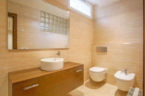 Villa in L-Alfas del Pi(Alfaz del PI Pueblo Urbanizaciones) zu verkaufen, Woongedeelte 810 m², Grondstuk 1094 m², 5 Slaapkamers, 6 Badkamers, Pool, ref.: COB-7030ALF-10535-12