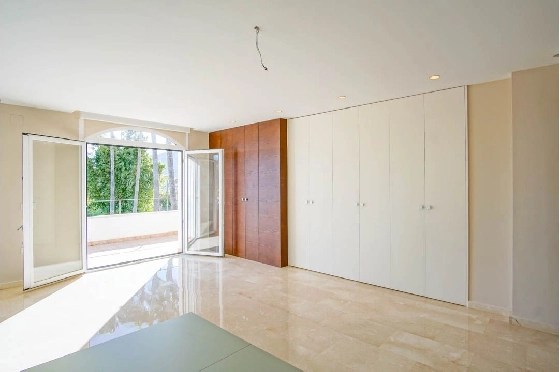 Villa in L-Alfas del Pi(Alfaz del PI Pueblo Urbanizaciones) zu verkaufen, Woongedeelte 810 m², Grondstuk 1094 m², 5 Slaapkamers, 6 Badkamers, Pool, ref.: COB-7030ALF-10535-24